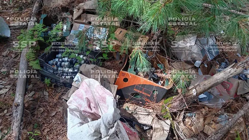 Policía Estatal y Ejército aseguran decenas de explosivos improvisados en Tamazula, Durango